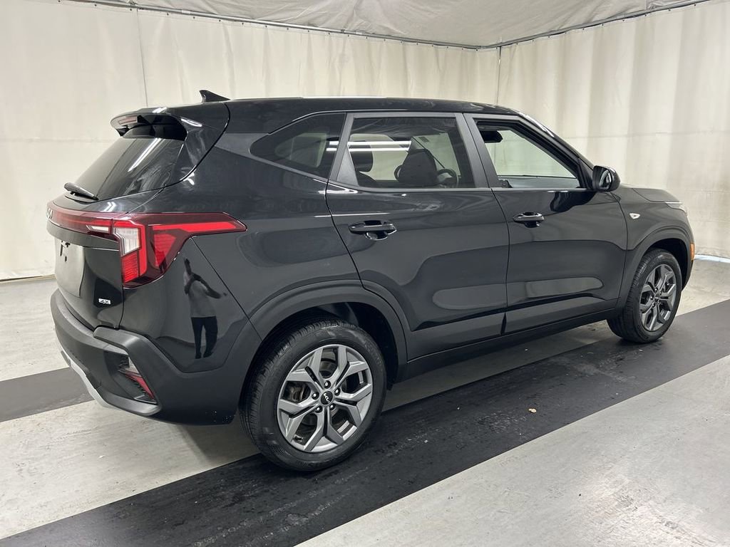 Certified 2024 Kia Seltos LX AWD/4WD image 2