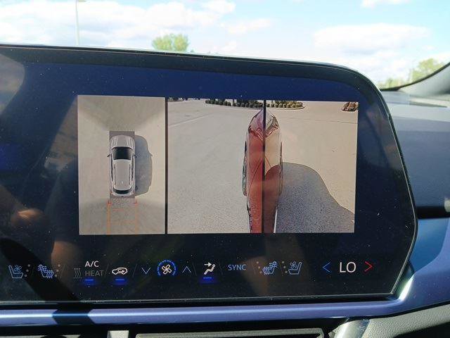 New 2025 Chevrolet Equinox EV LT w/ Active Safety Package 3 AWD/4WD image 24
