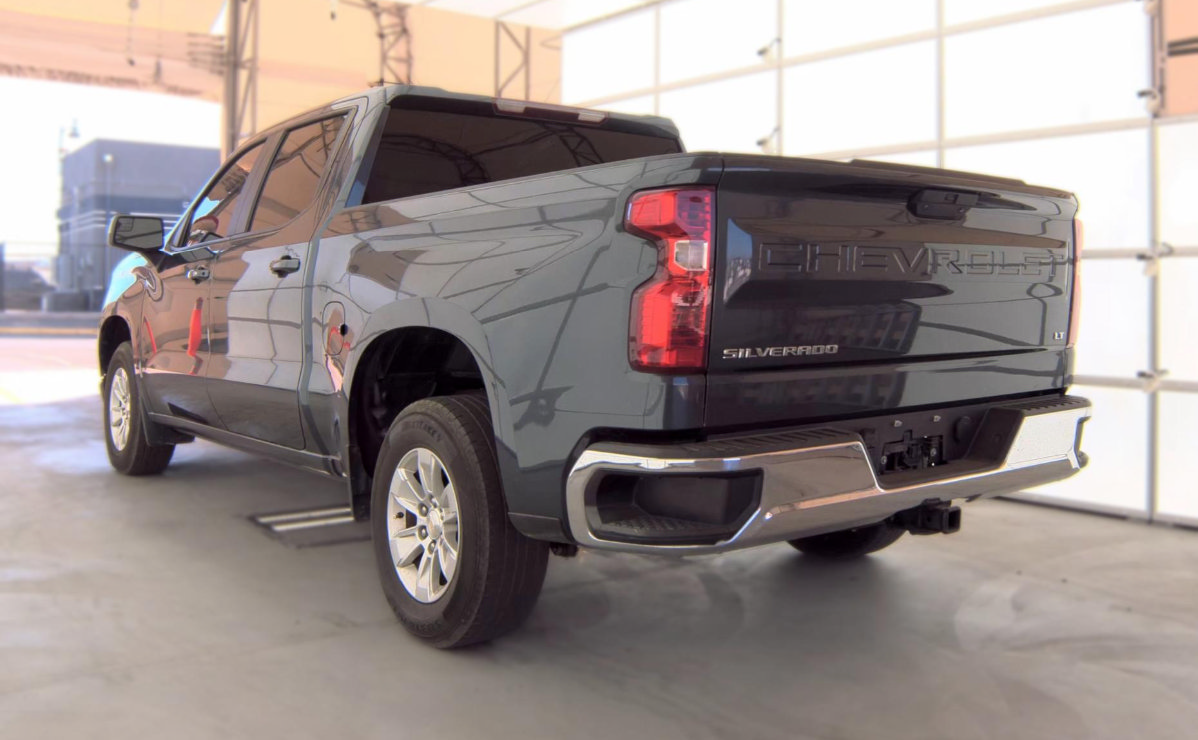 Used 2022 Chevrolet Silverado 1500 LT RWD image 4