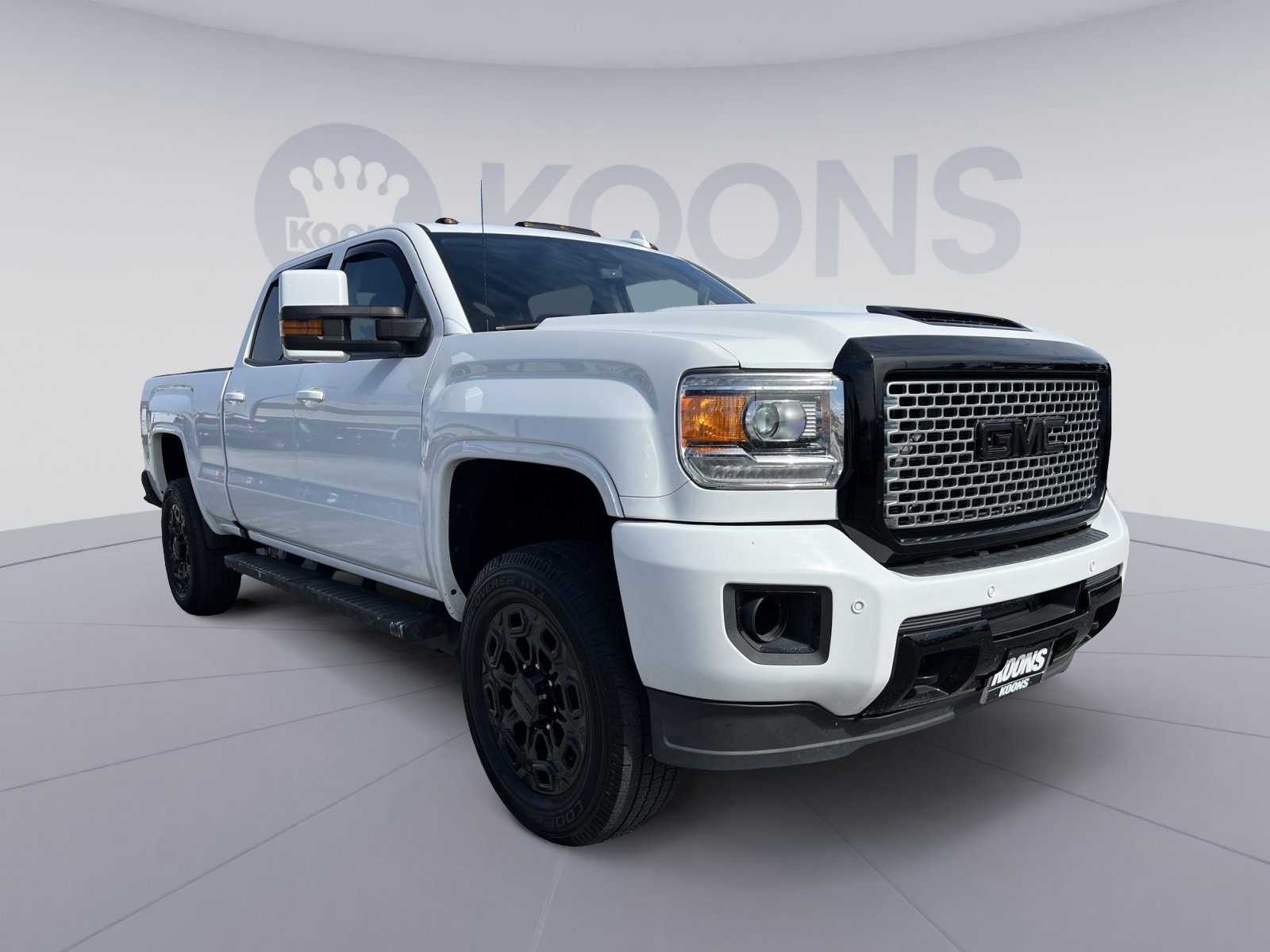 Used 2017 GMC Sierra 2500 Denali w/ Duramax Plus Package image 8