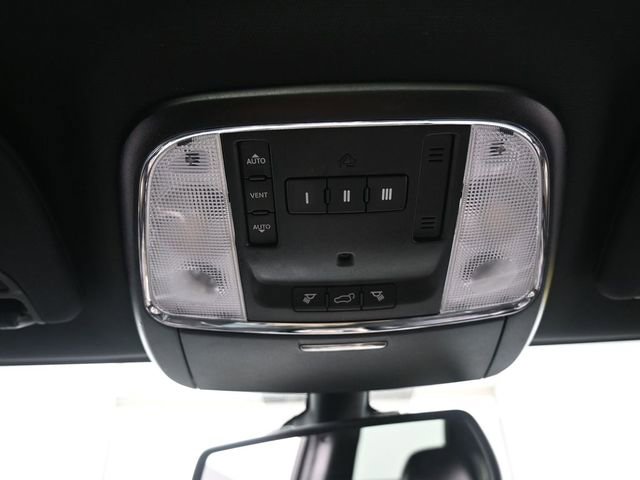 Used 2015 Jeep Grand Cherokee Limited image 12