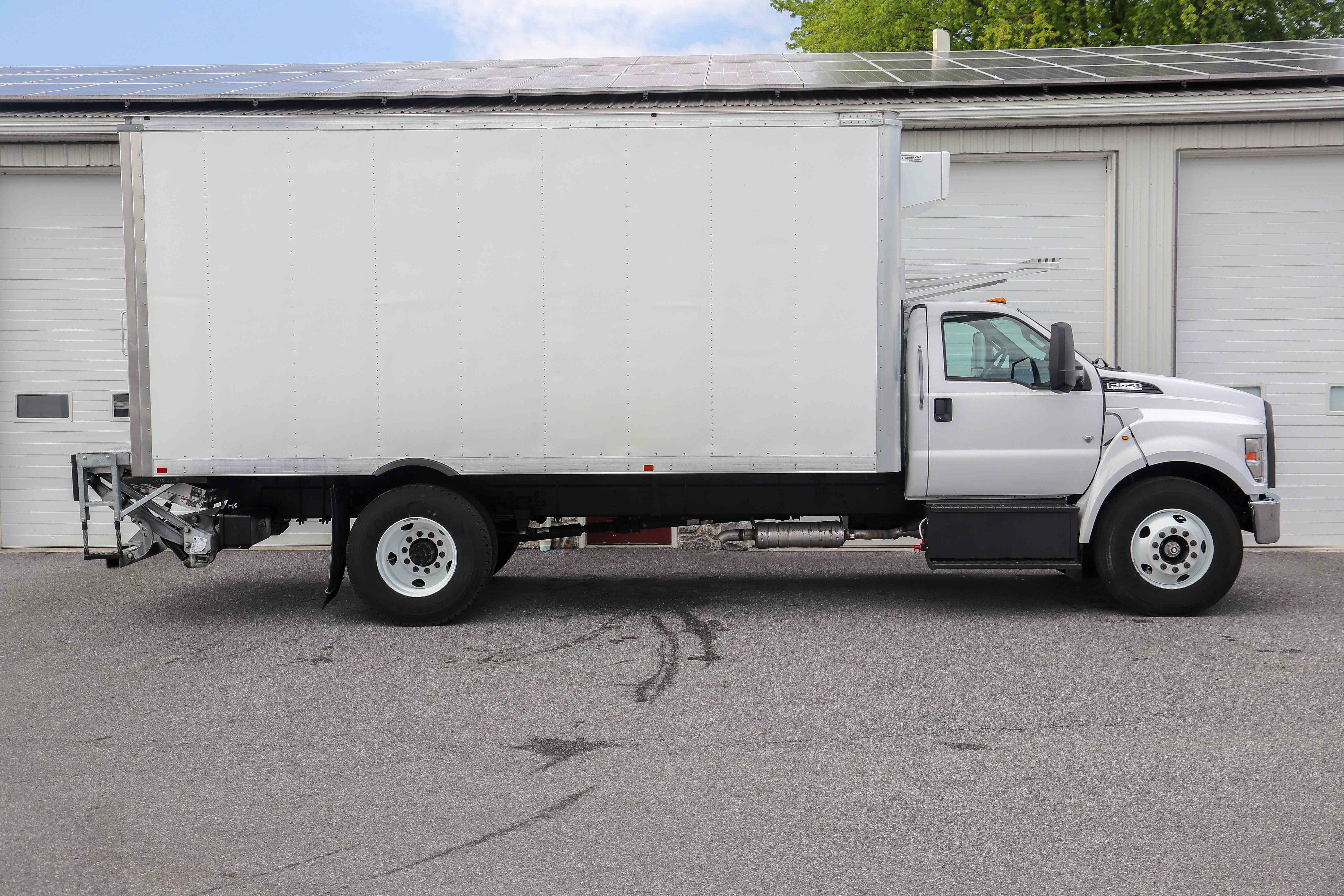 Used 2023 Ford F650 2WD Regular Cab Super Duty image 2