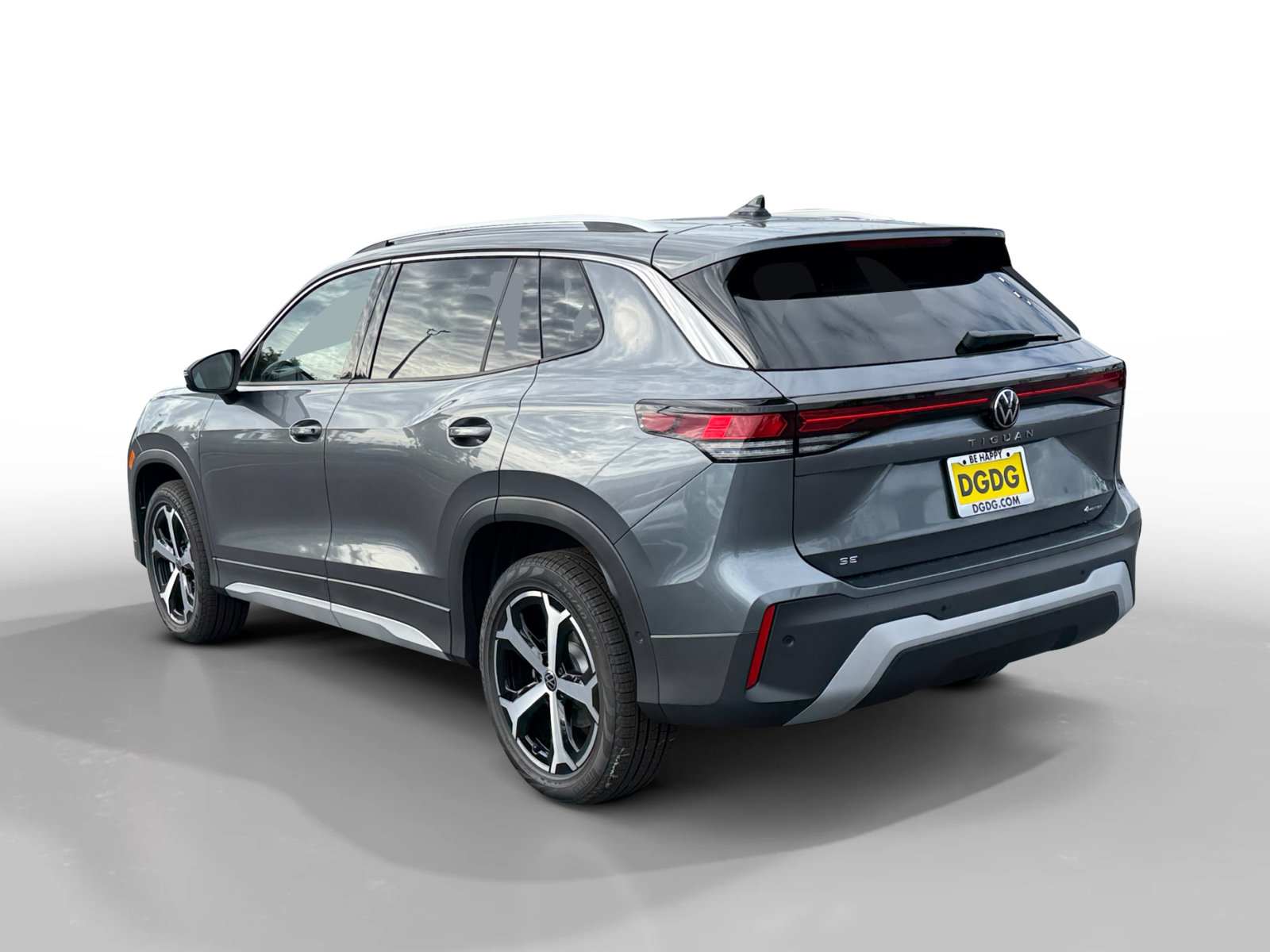 New 2026 Volkswagen Tiguan SE AWD/4WD image 3