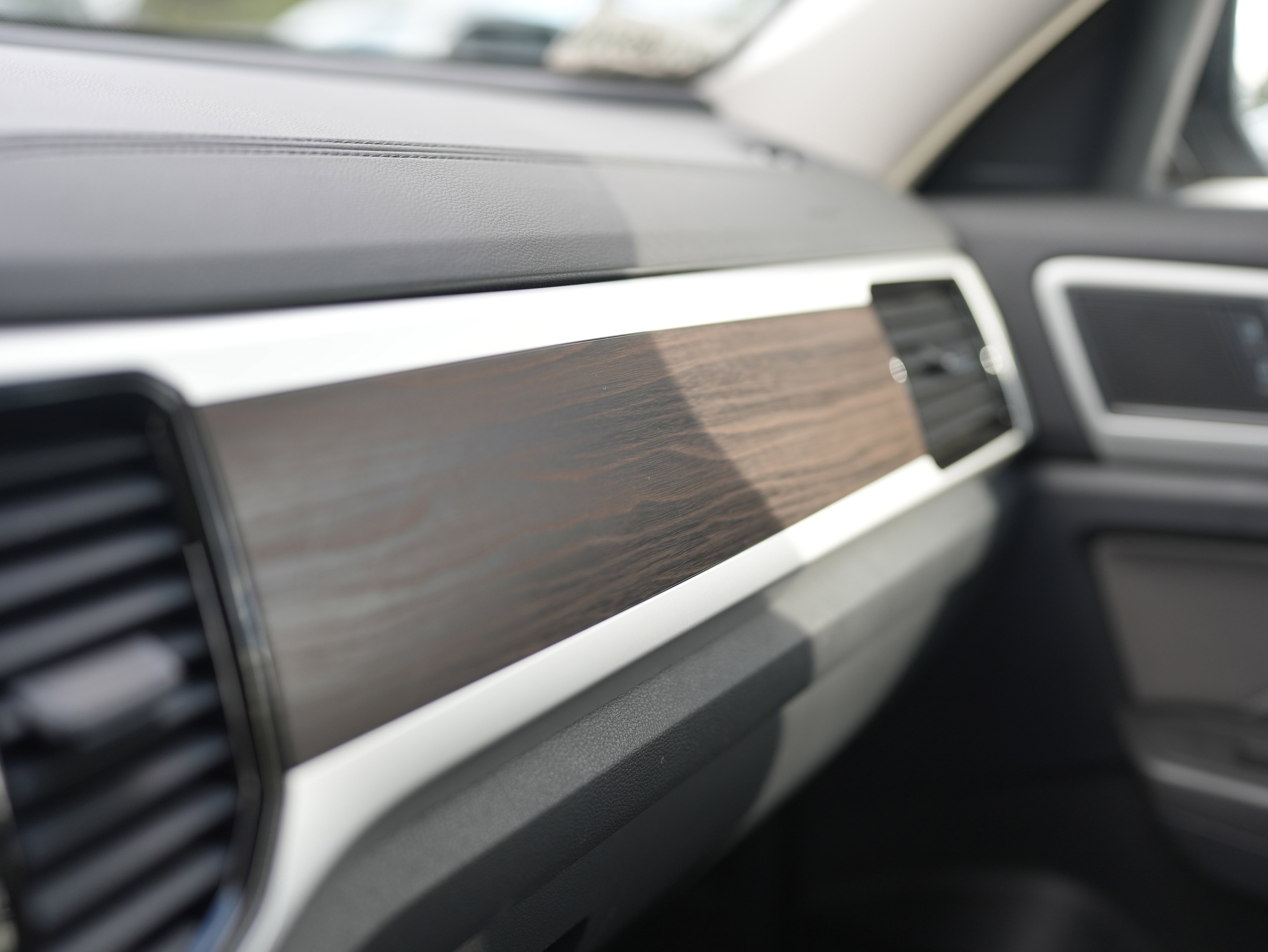 Certified 2023 Volkswagen Atlas SE w/ Panoramic Sunroof Package image 29