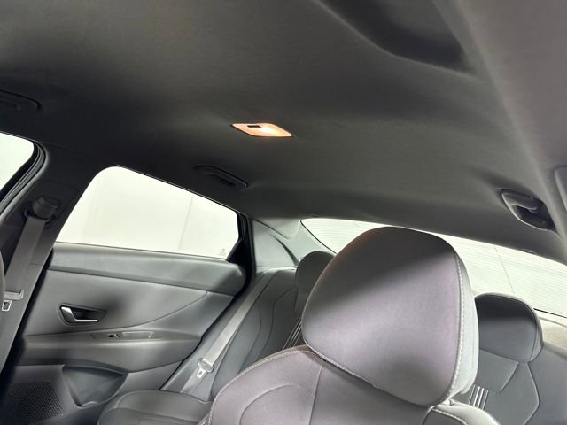 Used 2021 Hyundai Elantra SEL w/ Convenience Package image 12