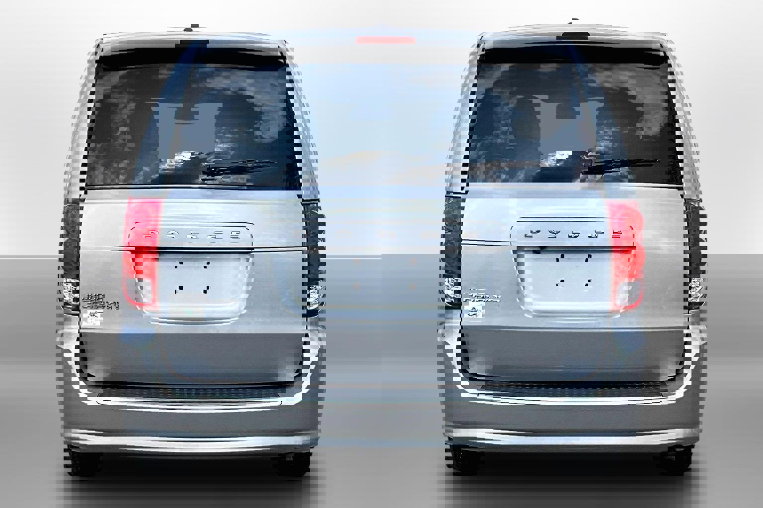 Used 2020 Dodge Grand Caravan SE w/ UConnect Hands-Free Group image 4