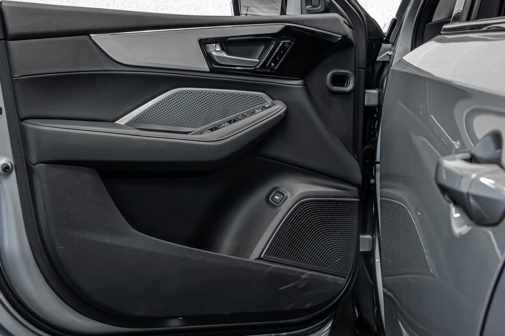 New 2026 Acura MDX SH-AWD image 9