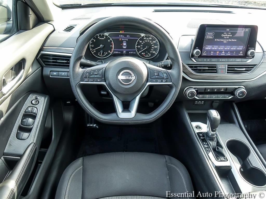 Used 2025 Nissan Altima 2.5 SV FWD image 13