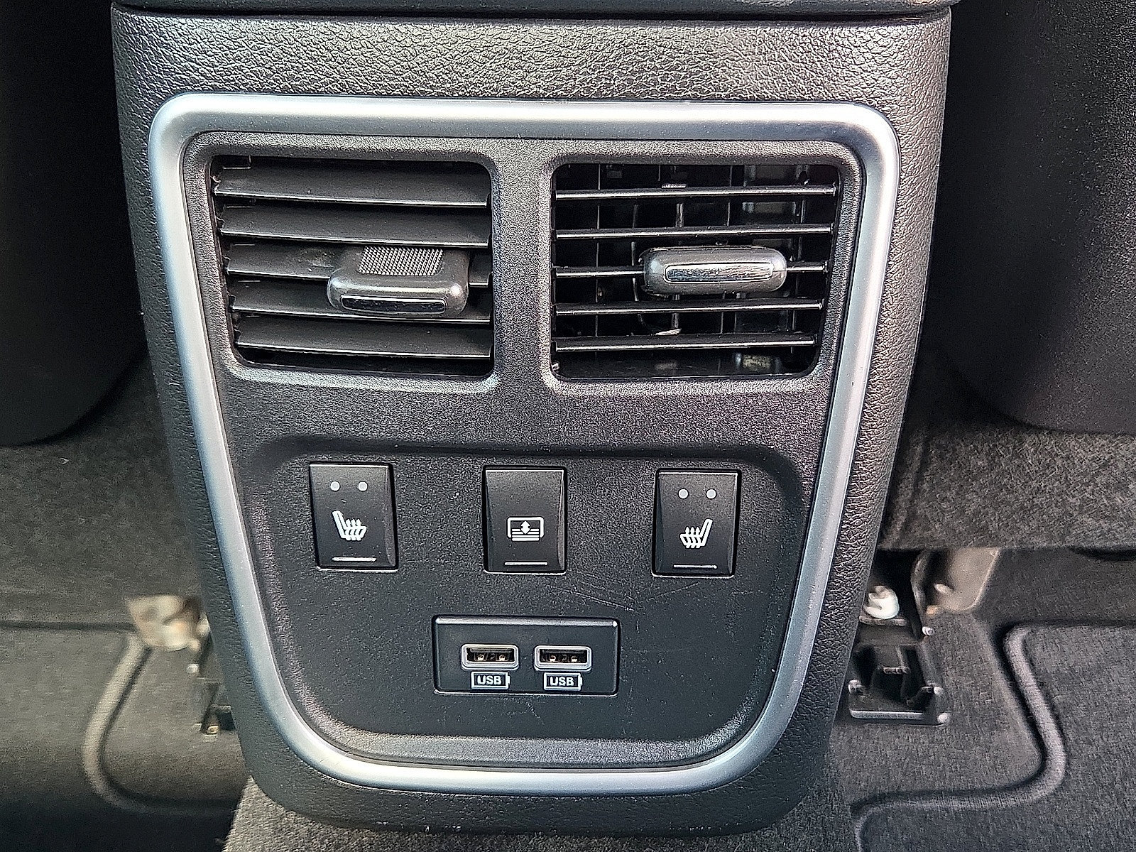 Used 2022 Chrysler 300 Touring L w/ Comfort Group RWD image 11