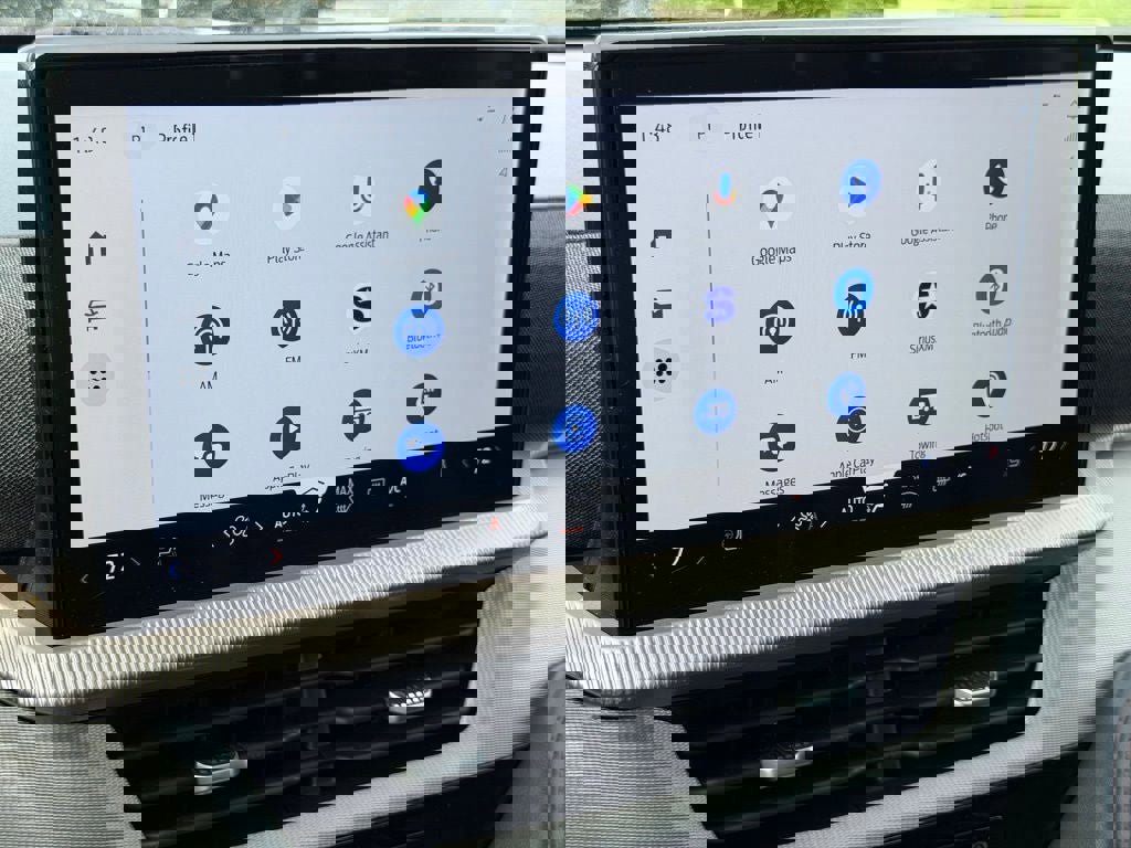 Certified 2025 Ford Explorer Active w/ Active Comfort Package image 16