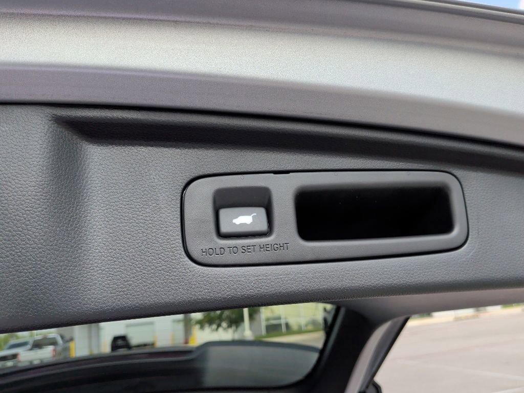 Used 2025 Honda CR-V EX-L image 40