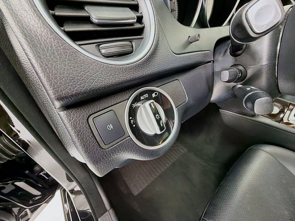 Used 2013 Mercedes-Benz C 300 4MATIC Sedan image 10