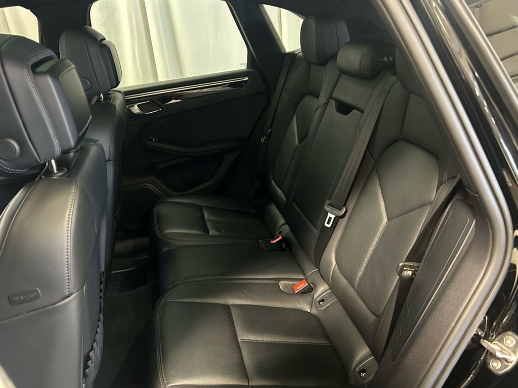 Certified 2023 Porsche Macan Turbo image 26