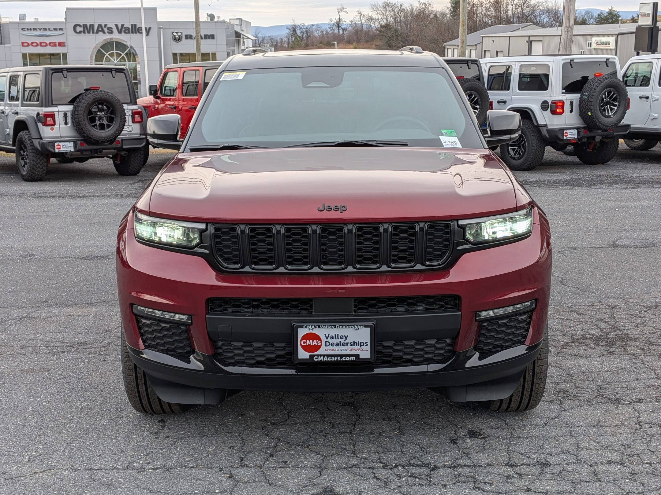 New 2025 Jeep Grand Cherokee L Limited w/ Trailer Tow Package image 2