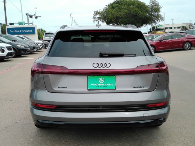 Used 2022 Audi e-tron Premium Plus AWD/4WD image 9