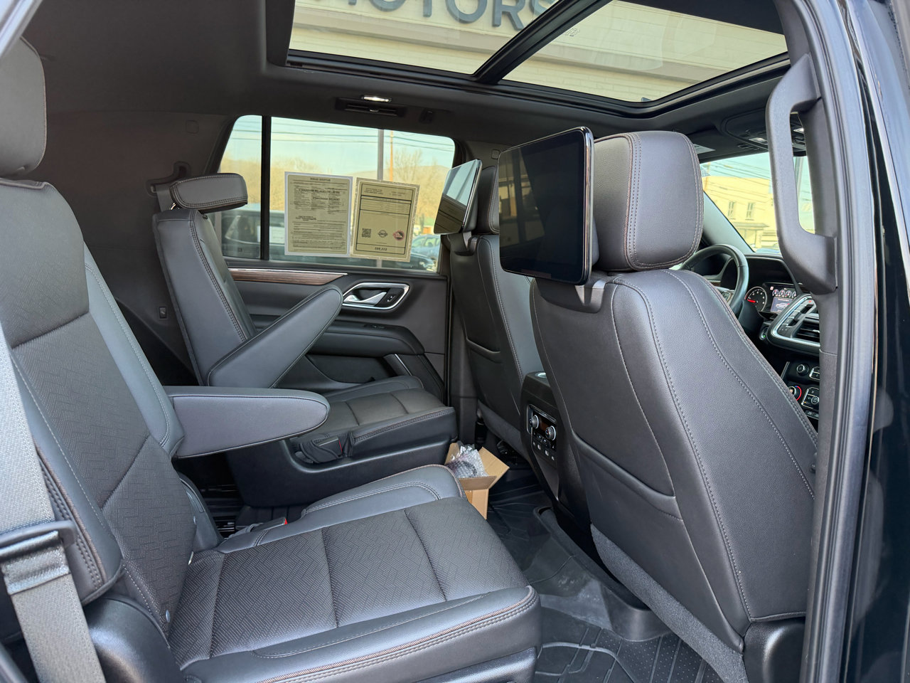 Used 2021 Chevrolet Tahoe High Country w/ Premium Package 2 image 24