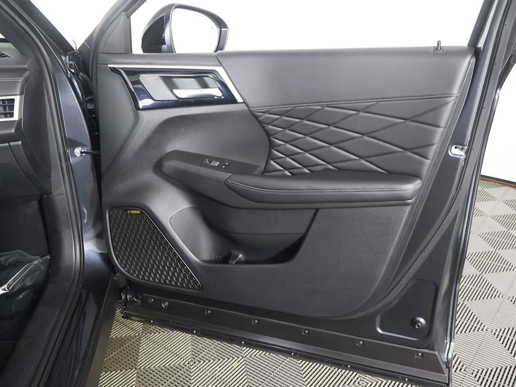 New 2026 Mitsubishi Outlander AWD image 29