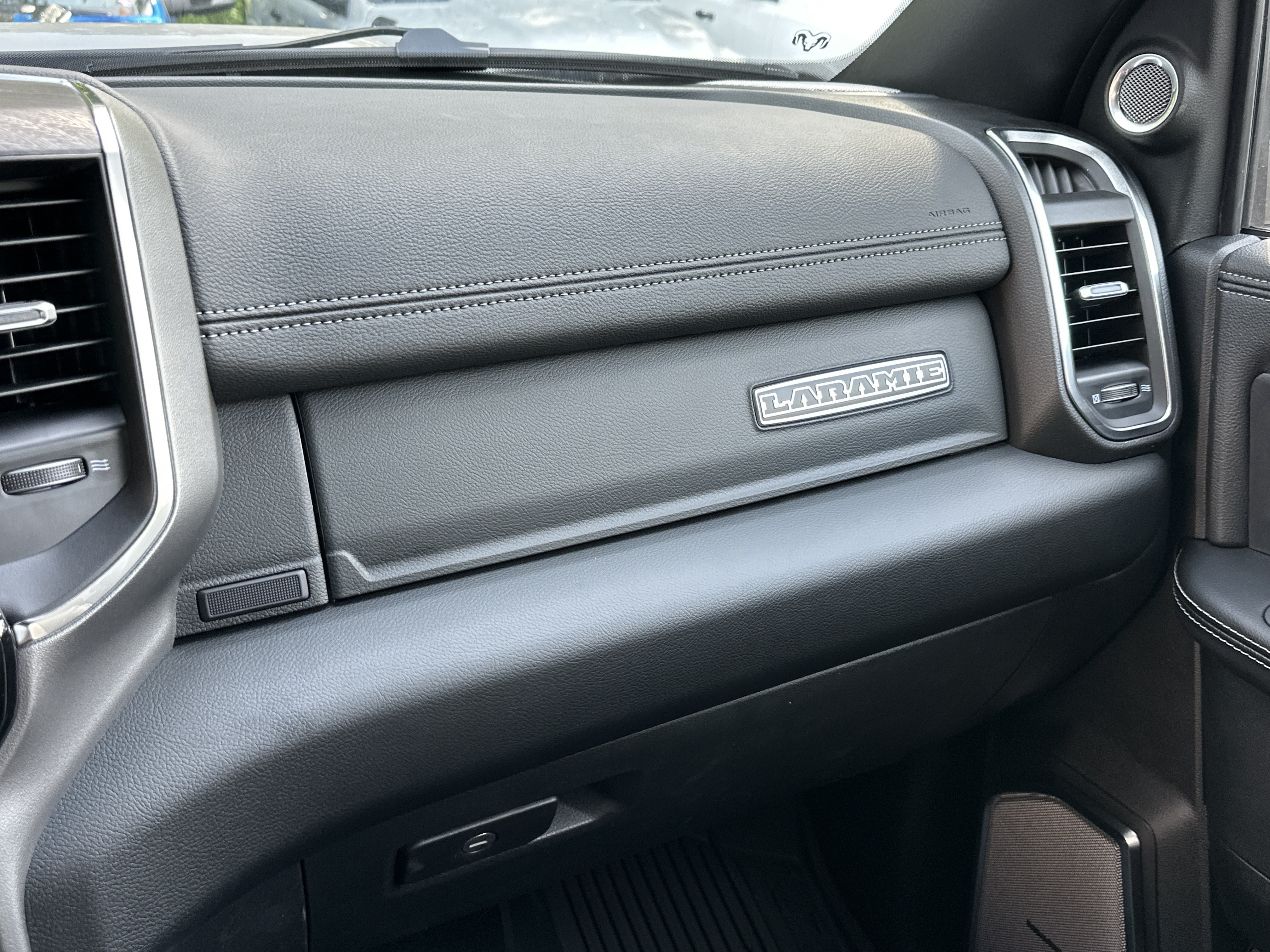New 2027 RAM 2500 Laramie AWD/4WD image 5