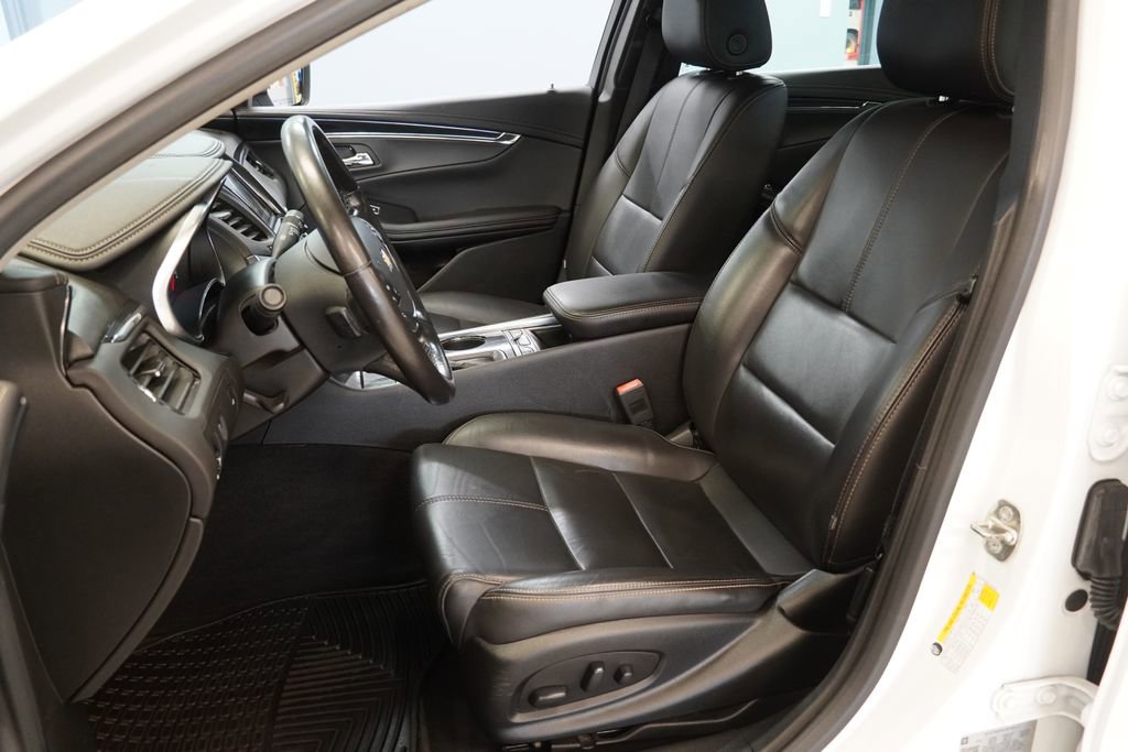 Used 2019 Chevrolet Impala LT w/ LT Leather Package FWD image 3