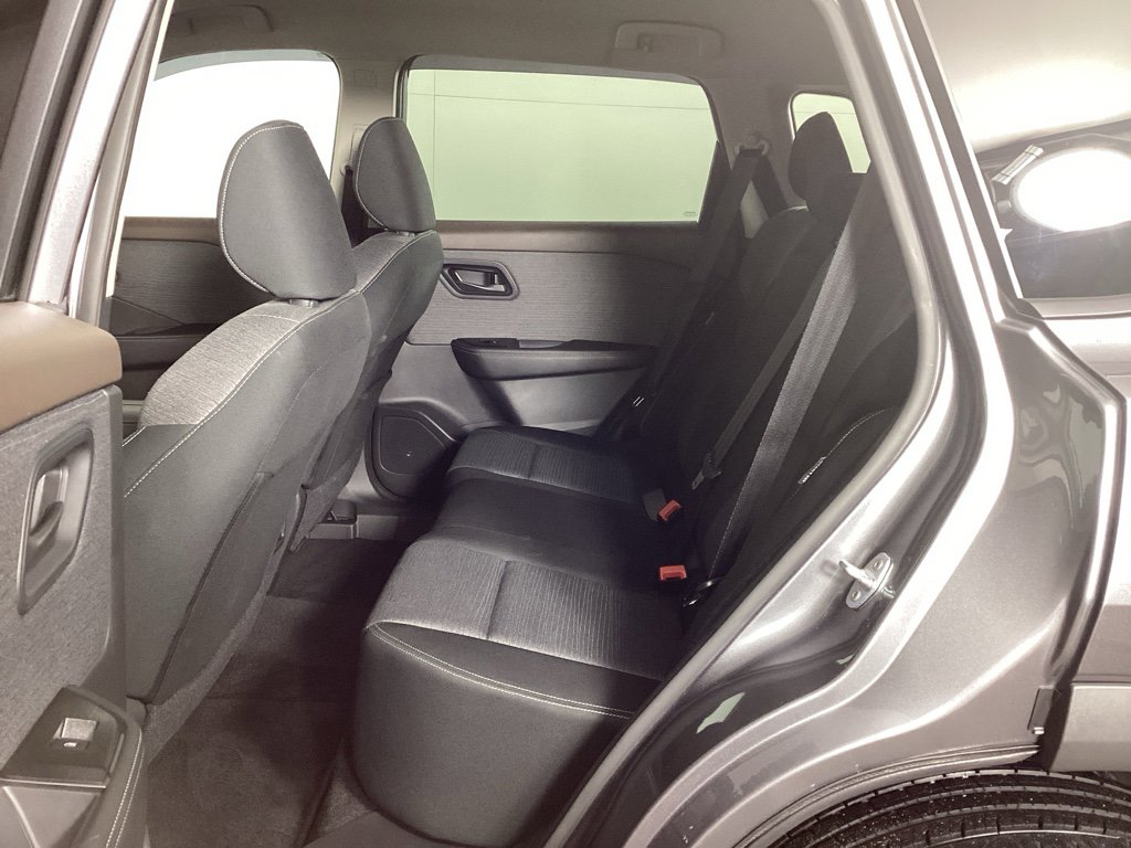 Used 2022 Nissan Rogue S image 13