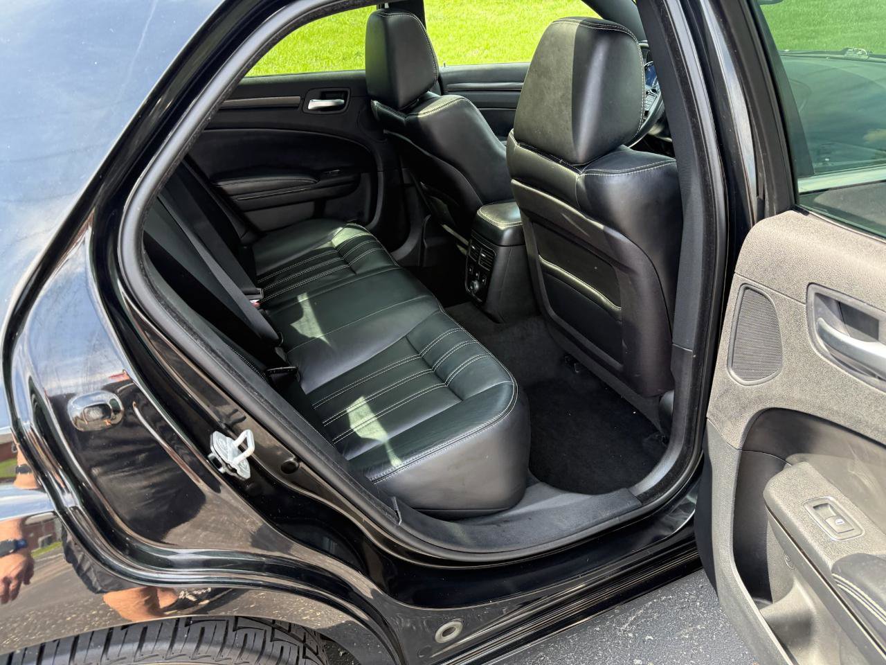 Used 2012 Chrysler 300 S w/ Luxury Group image 23