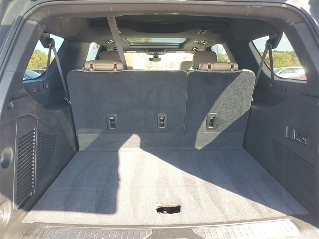 Used 2021 Chevrolet Suburban Premier w/ Premium Package image 7