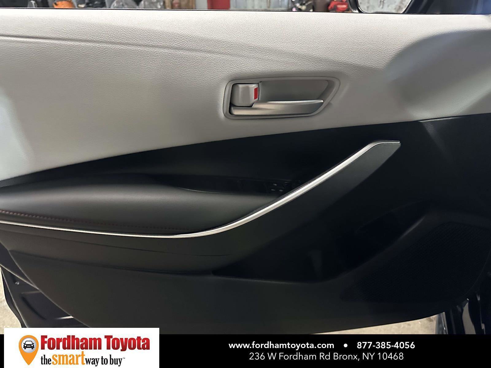 Used 2023 Toyota Corolla SE AWD/4WD image 15