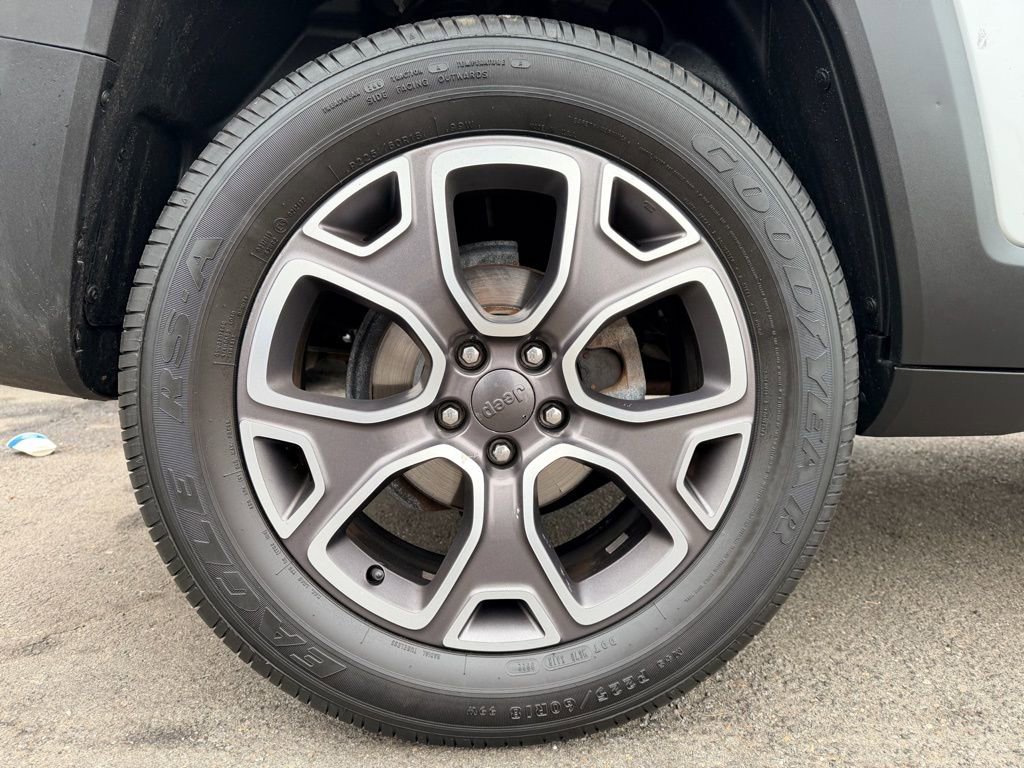 Used 2016 Jeep Renegade Limited image 27