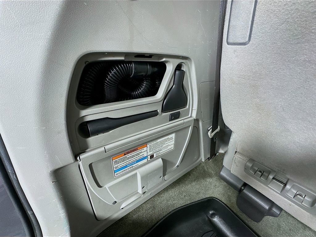 Used 2017 Honda Odyssey SE image 35