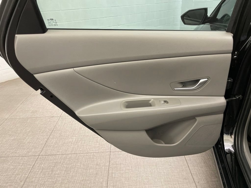 Used 2023 Hyundai Elantra SEL FWD image 21