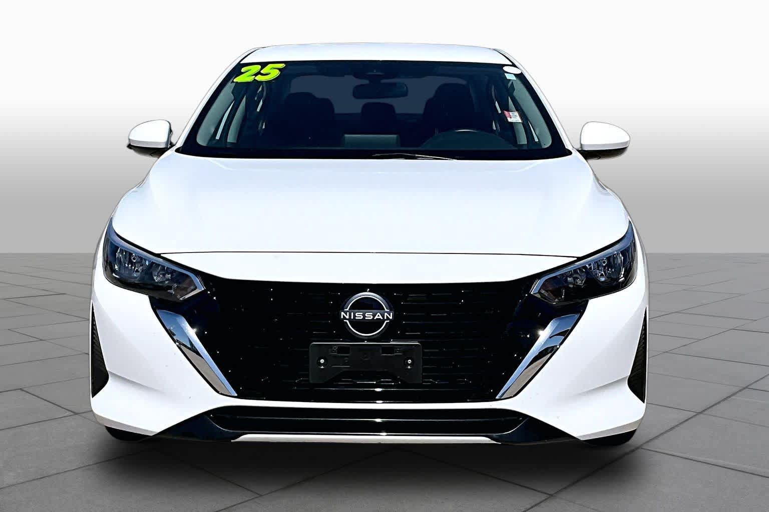 Used 2025 Nissan Sentra SV FWD image 4
