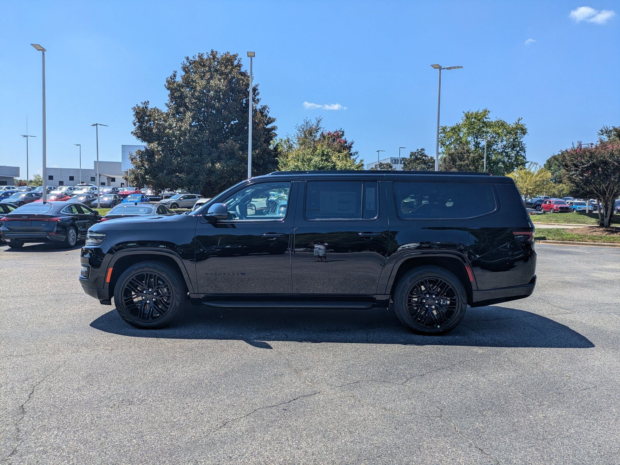 New 2025 Jeep Wagoneer L Series II w/ Convenience Group I image 8