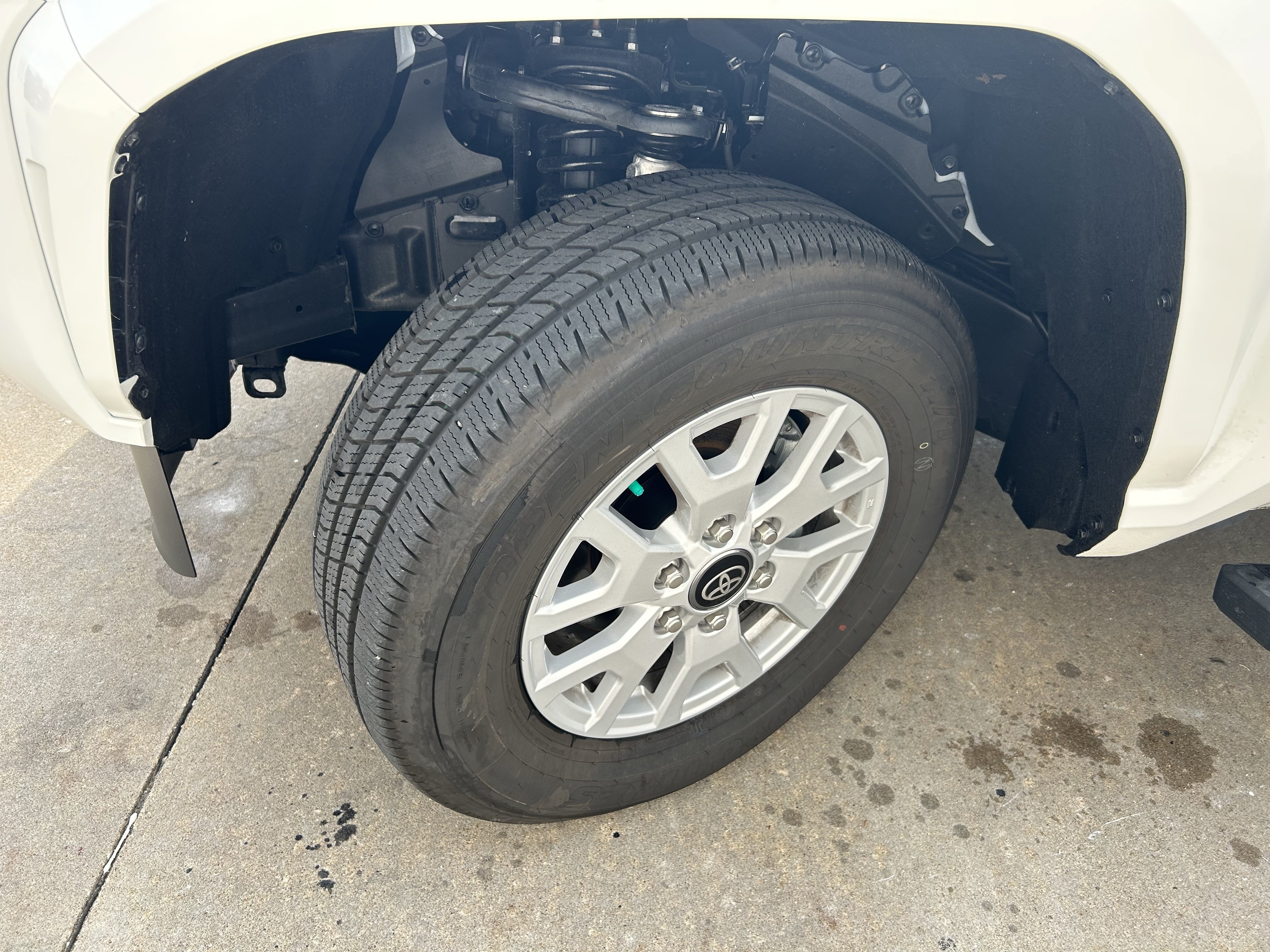 Certified 2025 Toyota Tacoma SR5 AWD/4WD image 10