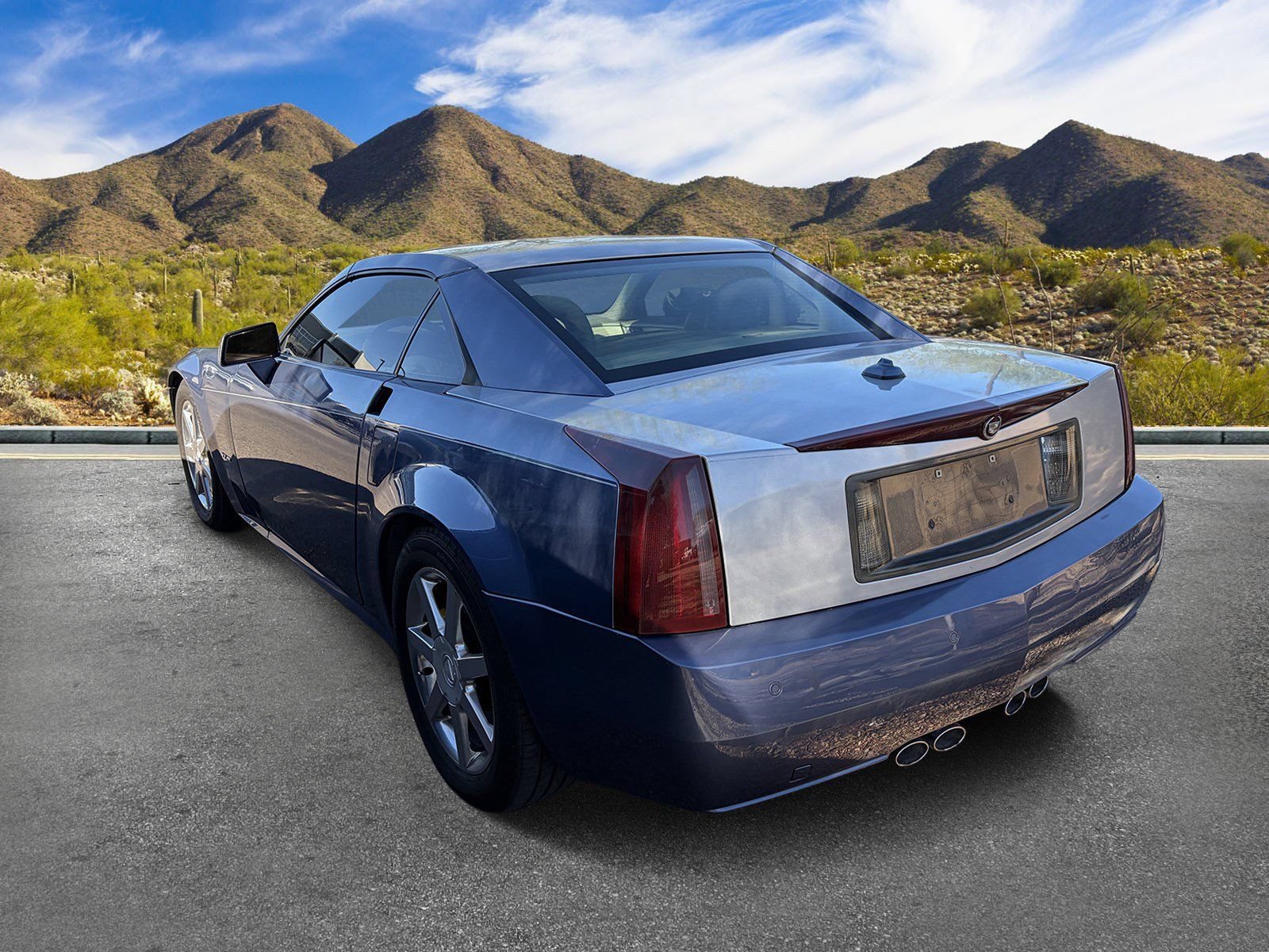 Used 2005 Cadillac XLR RWD image 5