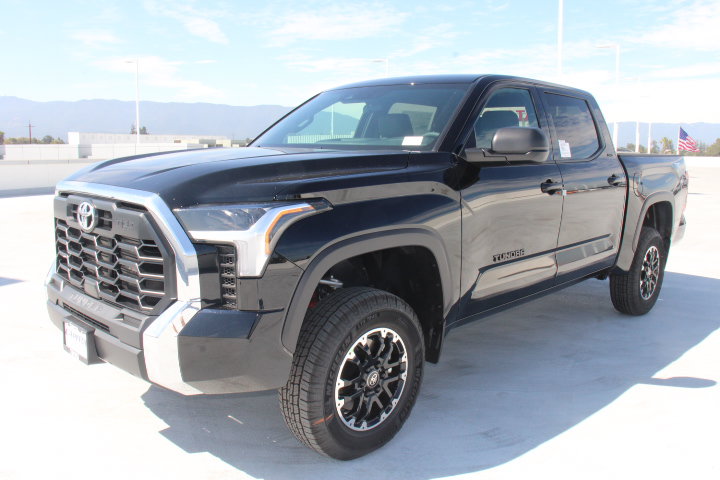 New 2026 Toyota Tundra SR5 w/ TRD Off-Road Package AWD/4WD image 6