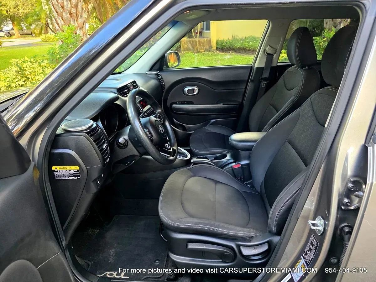 Used 2015 Kia Soul EV FWD image 17