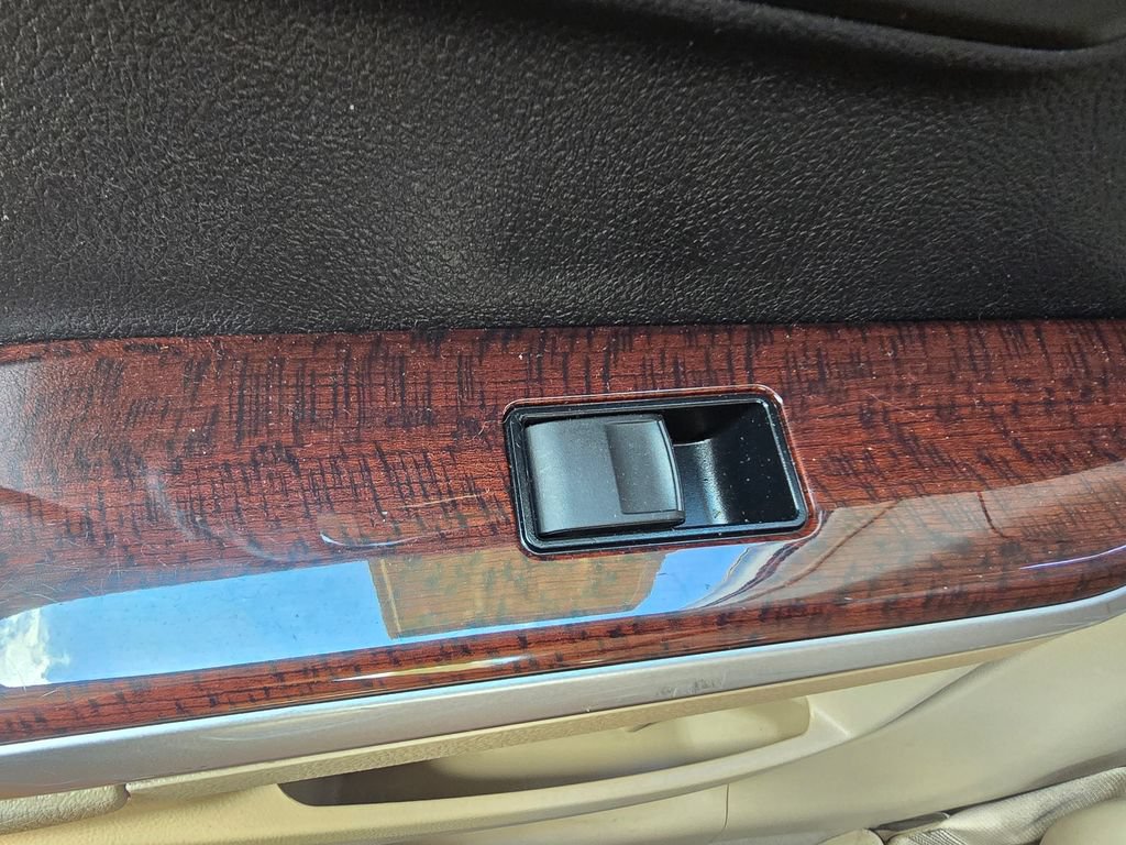 Used 2013 Toyota Camry XLE FWD image 18