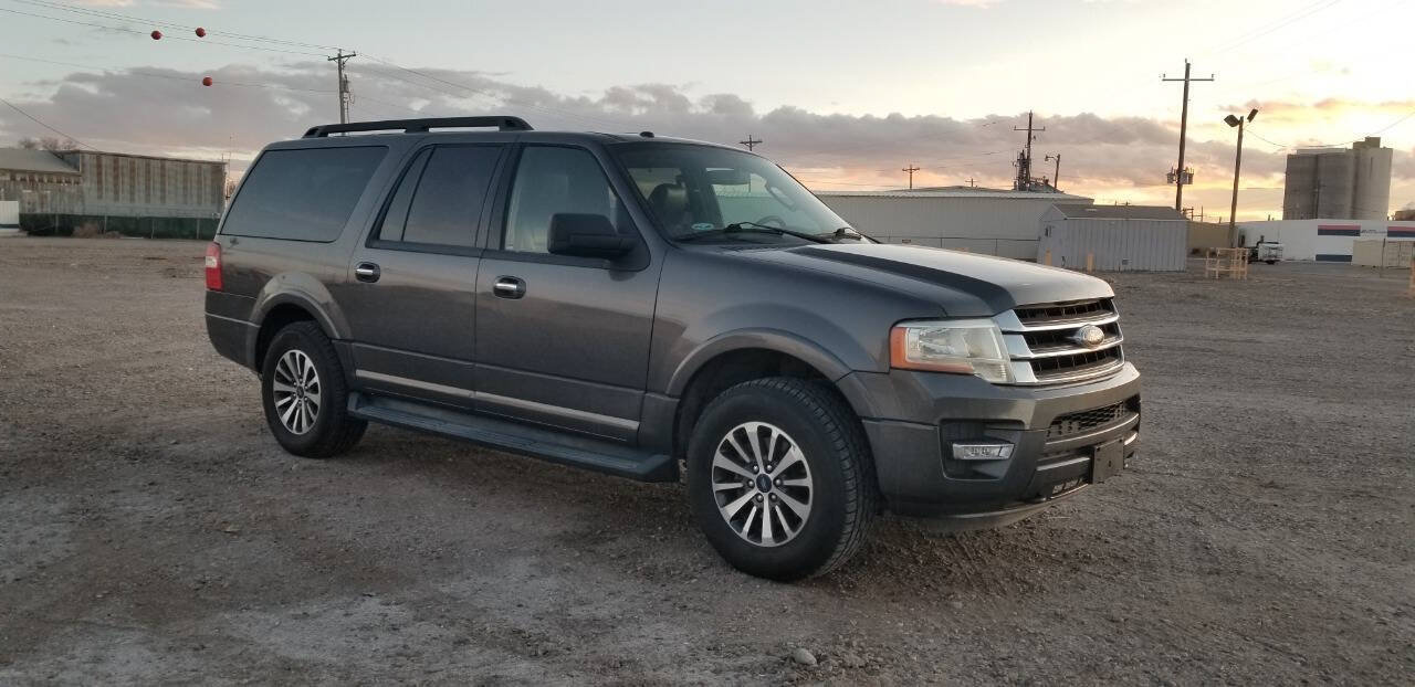Used 2017 Ford Expedition EL XLT w/ Equipment Group 202A AWD/4WD image 2