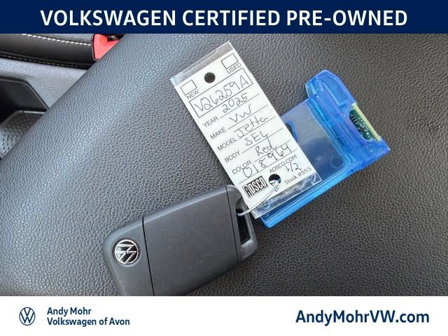 Used 2025 Volkswagen Jetta SEL FWD image 32