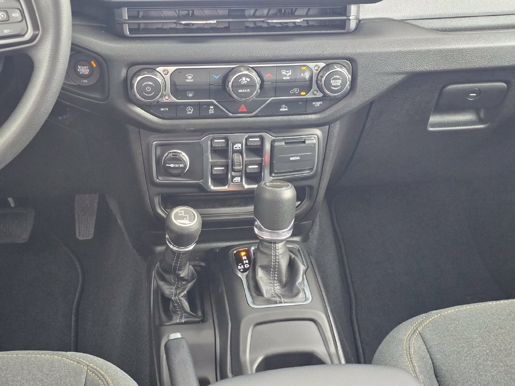 New 2026 Jeep Gladiator Sport AWD/4WD image 16