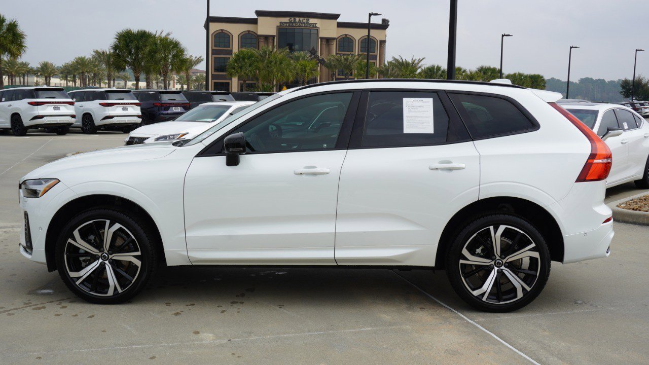 Used 2025 Volvo XC60 B5 Ultra w/ Protection Package Premier image 5