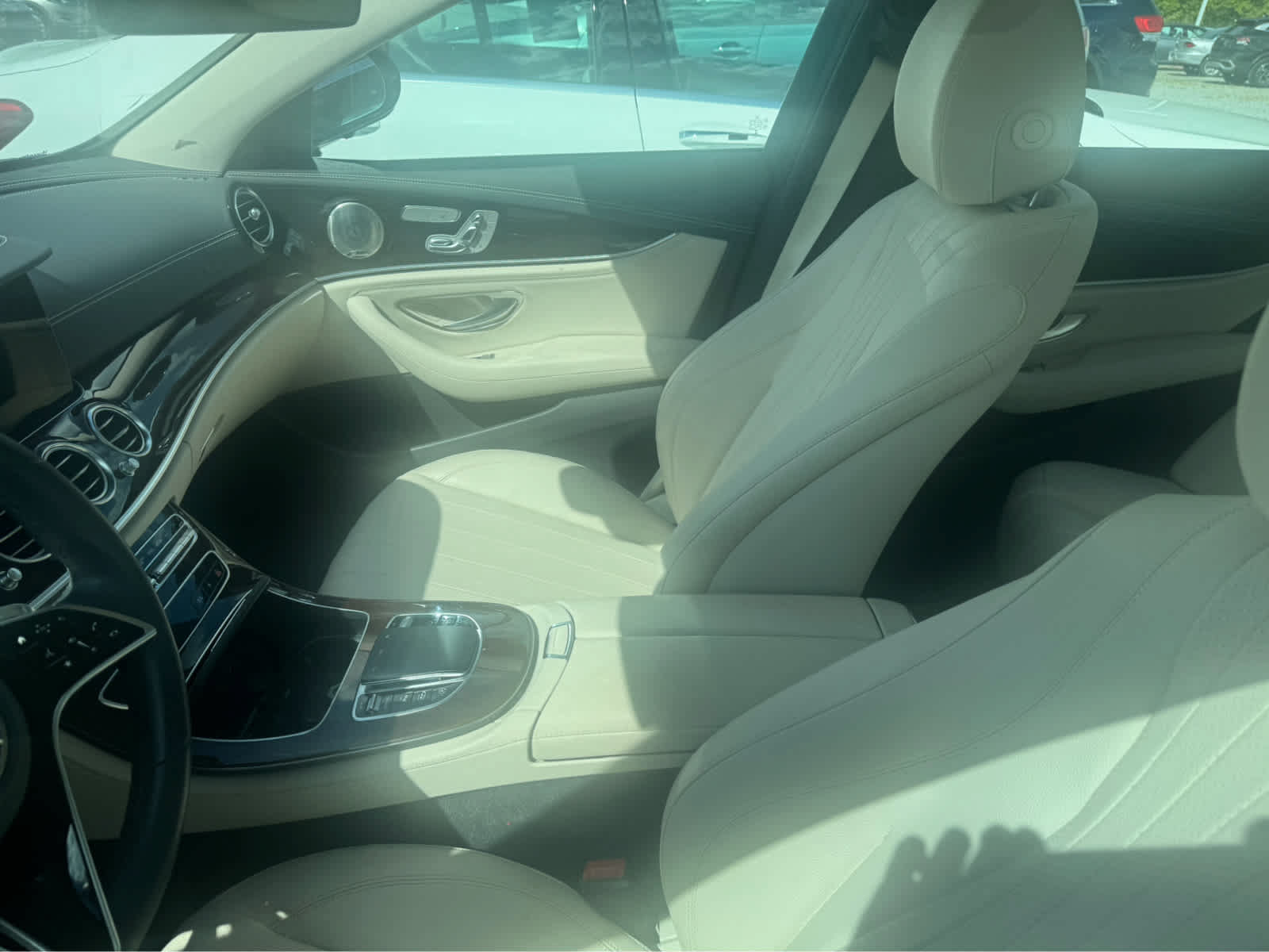 Used 2022 Mercedes-Benz E 350 4MATIC Sedan image 2