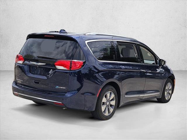 Used 2018 Chrysler Pacifica Limited w/ Advanced Safetytec Group FWD image 3