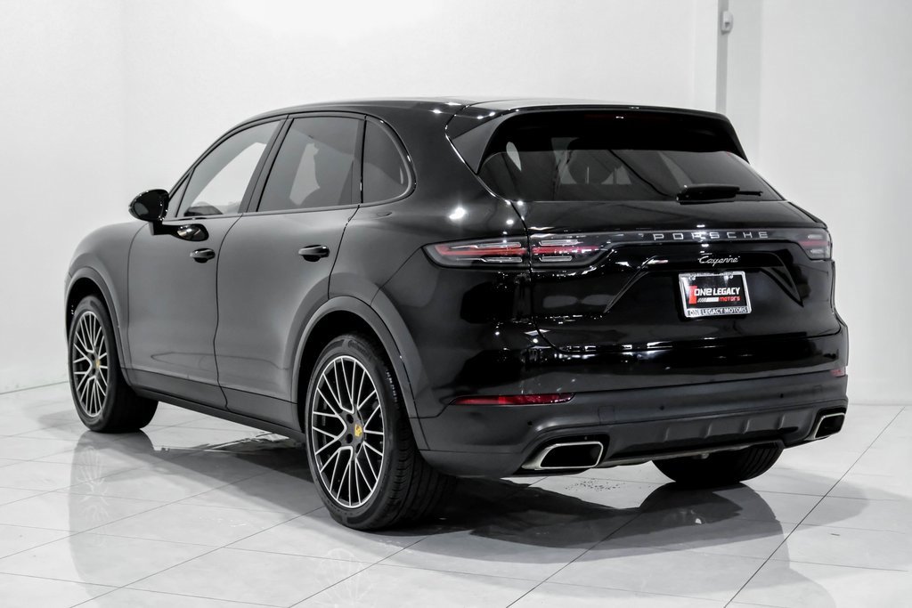Used 2023 Porsche Cayenne image 10