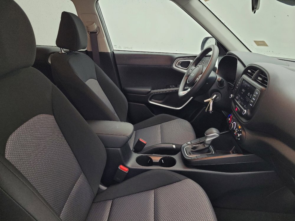 Used 2025 Kia Soul LX image 21