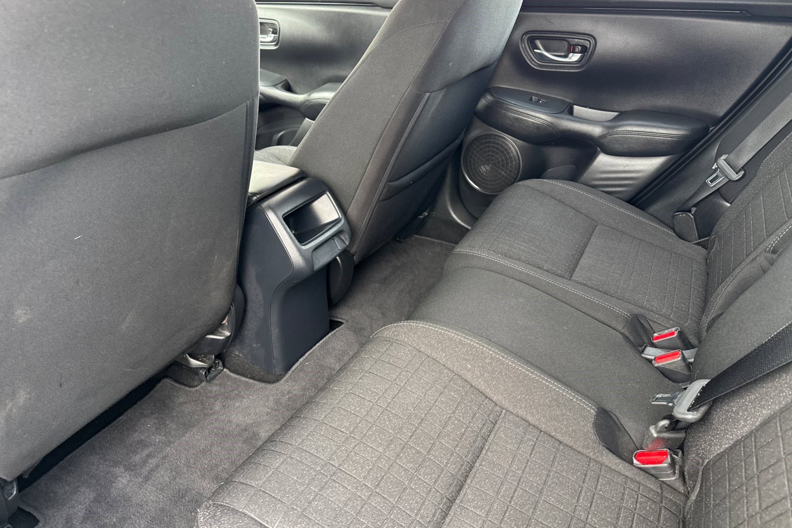 Used 2024 Honda HR-V LX image 27