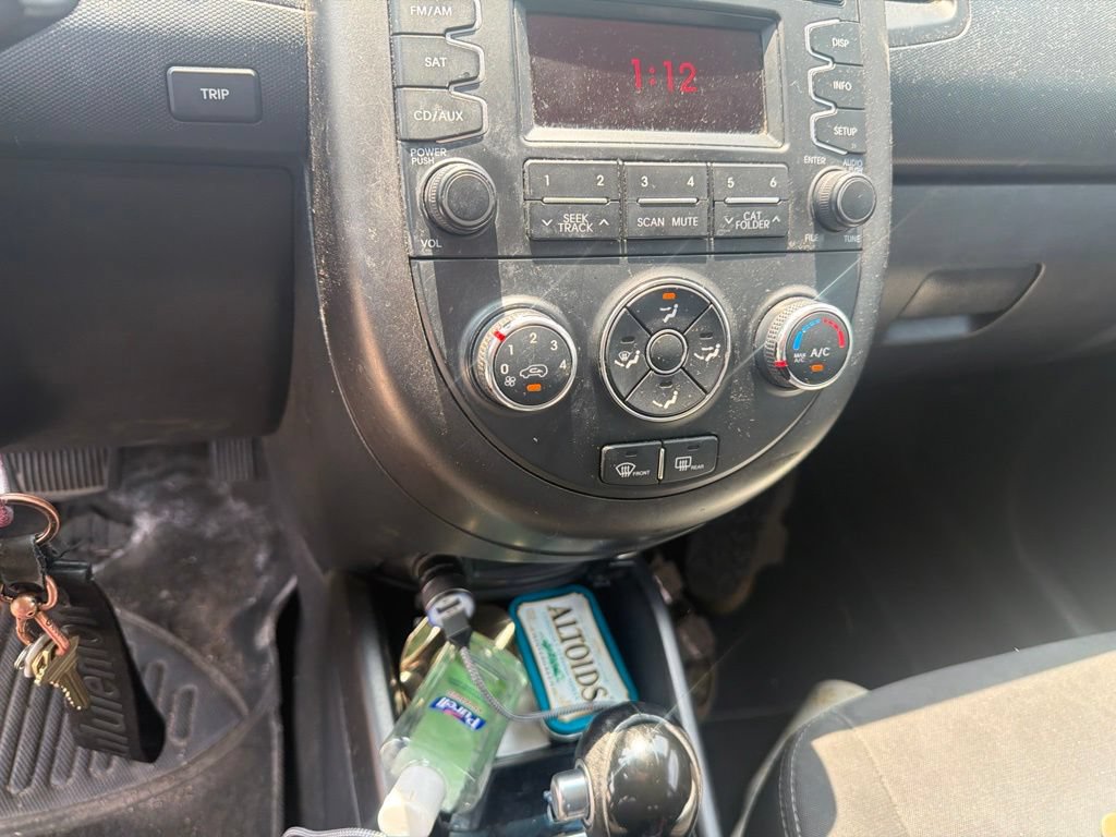 Used 2013 Kia Soul + FWD image 14