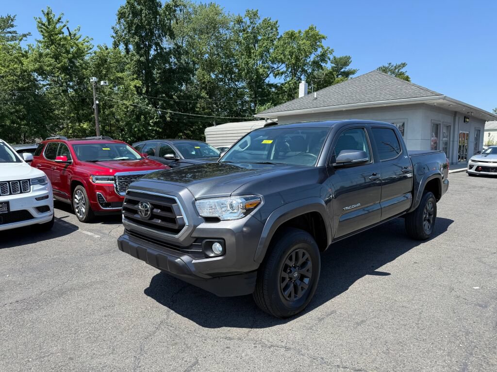 Used 2023 Toyota Tacoma SR5 w/ Technology Package AWD/4WD image 3