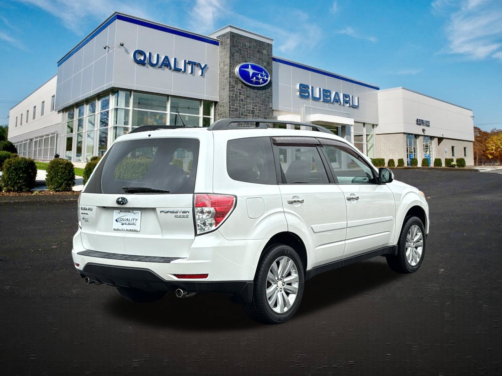 Used 2011 Subaru Forester 2.5X Limited AWD/4WD image 4