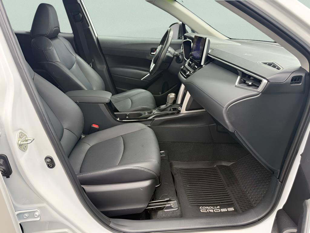 Used 2023 Toyota Corolla Cross XLE w/ Convenience Package AWD/4WD image 13